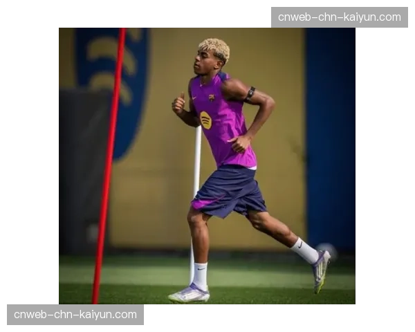 战报：纽约自由人核心前锋布里安娜·斯图尔特在训练中脚踝扭伤，归期未定